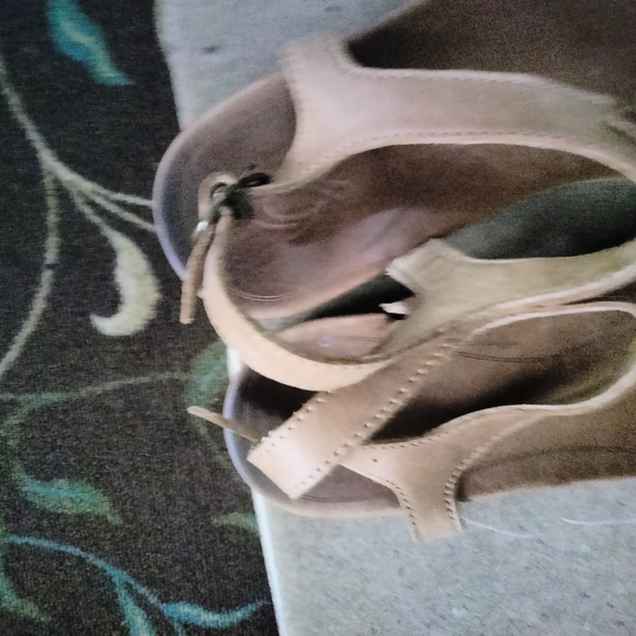 Sandals - Picture 4 of 8